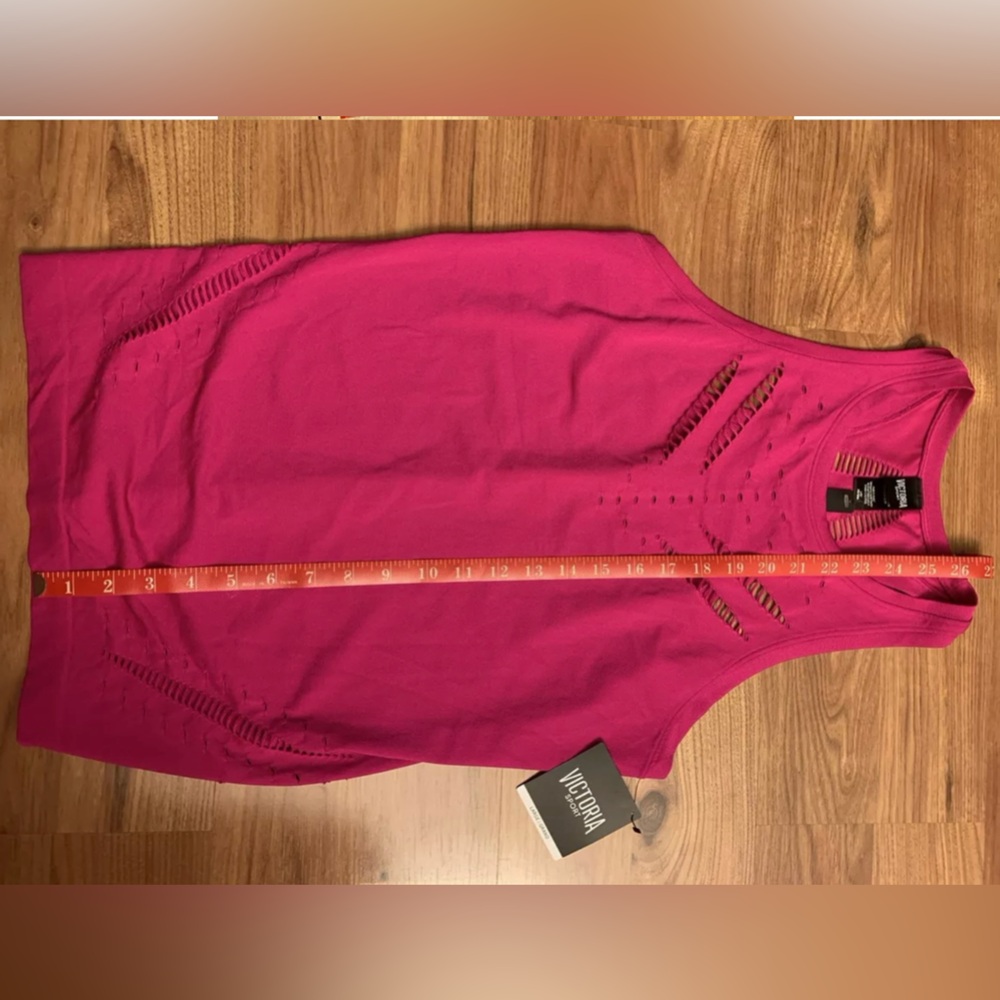 NEW- Victoria’s Secret Hot Pink Sport Seamless Perforation Tank Top Women Large - Picture 12 of 12